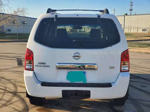 2005 Nissan Pathfinder SE - cars & trucks - by owner - vehicle... for sale in Wichita, KS