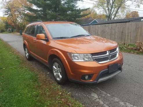 2011 dodge journey 7 passenger runs great no issues - cars & trucks... for sale in Columbus, OH