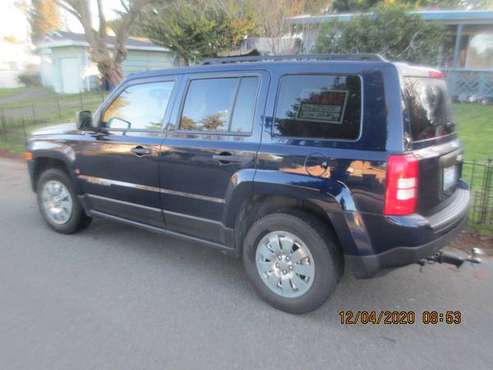 Excellent LOW MILEAGE 2016 Jeep Patriot Sport "Seahawks Blue" - cars... for sale in Federal Way, WA
