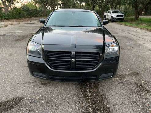 2005 DODGE MAGNUM SXT BLACK $4,250 121619 MILES - cars & trucks - by... for sale in Fort Myers, FL