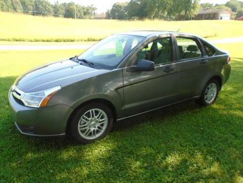 2009 Ford Focus SE - cars & trucks - by owner - vehicle automotive... for sale in Canton, GA