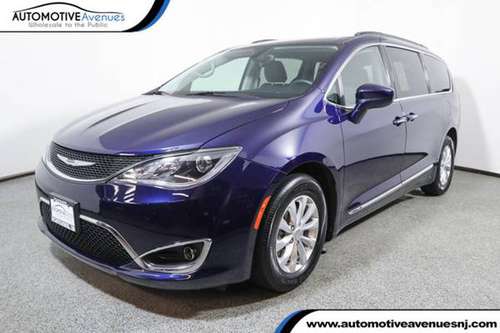 2017 Chrysler Pacifica, Jazz Blue Pearlcoat for sale in Wall, NJ