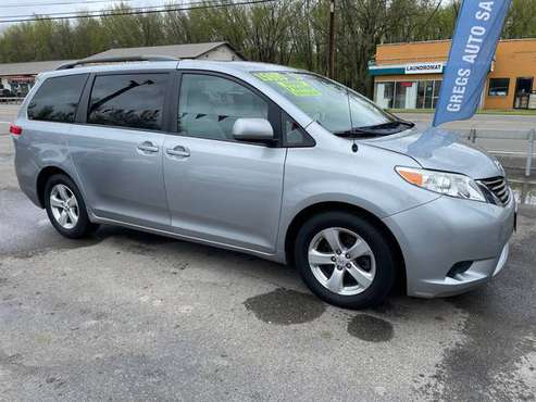 2013 TOYTOA SIENNA LE VERY VERY CLEAN - - by for sale in Owego, NY