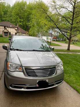 2014 Town and Country for sale in mentor, OH