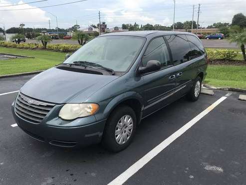 2006 Chrysler Town & Country LX - cars & trucks - by dealer -... for sale in Clearwater, FL