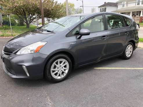 2014 Toyota Prius V , 2 owner vehicle excellent car inside and out for sale in Columbus, OH