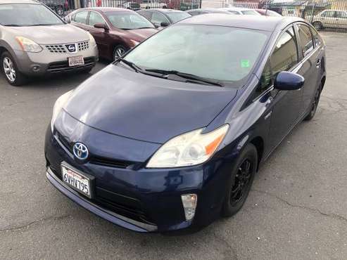 CLEAN TITLE 2012 TOYOTA PRIUS HATCHBACK SUPER CLEAN 3MONTH WARRANTY for sale in Sacramento , CA