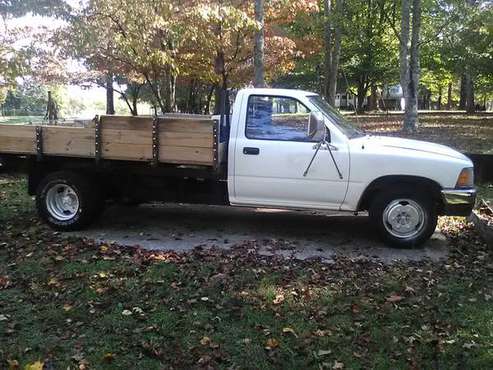 RARE 1990 Toyota 1 ton HD suspen dually truck Re-22 4 cyc auto 122k... for sale in Colbert, GA