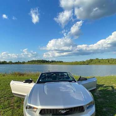 Ford Mustang 2012 Convertible - cars & trucks - by owner - vehicle... for sale in Lafayette, IN