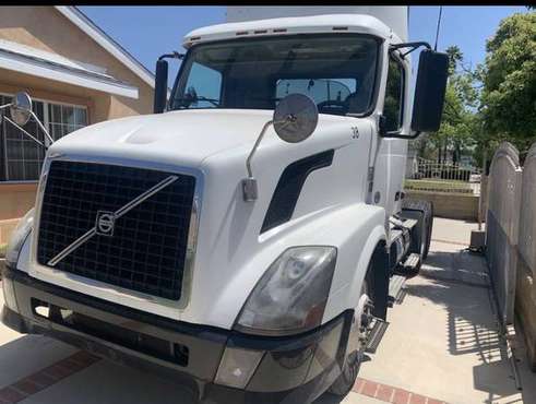 VOLVO-2012-VNL670-64T300 - cars & trucks - by owner - vehicle... for sale in North Hollywood, CA