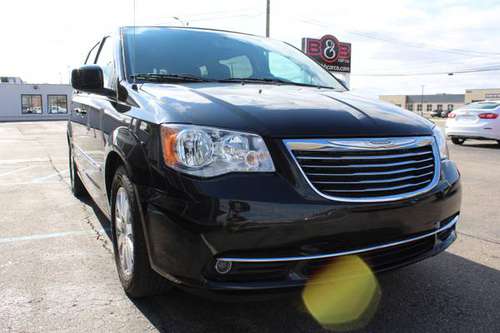 2015 Chrysler Town and Country Touring - *Clean* - cars & trucks -... for sale in Mount Clemens, MI