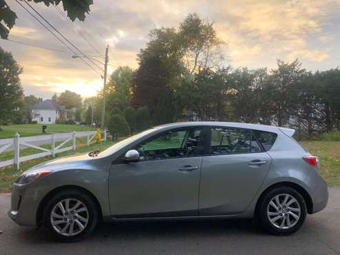 2012 MAZDA 3 * AUTO * ADULT OWER /NON SMOKER * EXTRA CLEAN for sale in East Longmeadow, MA