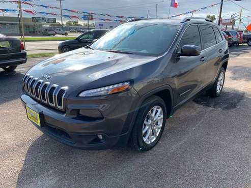 2015 Jeep Cherokee Latitude 4dr SUV - cars & trucks - by dealer -... for sale in Victoria, TX