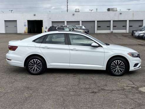 2019 Volkswagen Jetta sedan SE Auto w/SULEV - Volkswagen Pure White for sale in Sterling Heights, MI