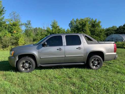 2008 CHEVROLET AVALANCHE - cars & trucks - by owner - vehicle... for sale in saginaw, MI