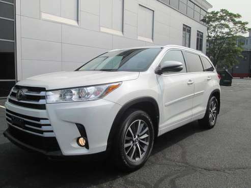 2018 TOYOTA HIGHLANDER XLE AWD 34500 MILES NAVIGATION PEARL ON BLACK... for sale in Brighton, MA