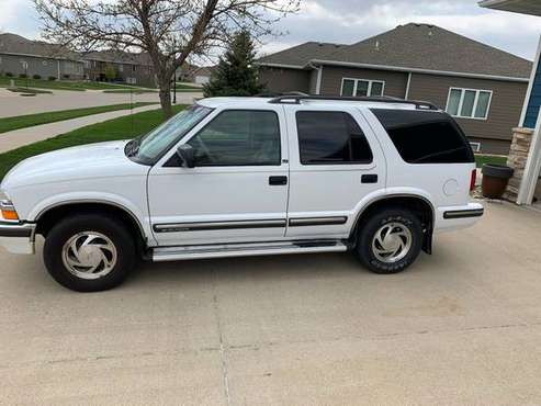 1999 Chevy Blazer 4WD 135, 000 miles for sale in Sioux City, IA
