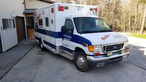 2005 Ford E450 Horton Ambulance body for sale in Kewaunee, WI