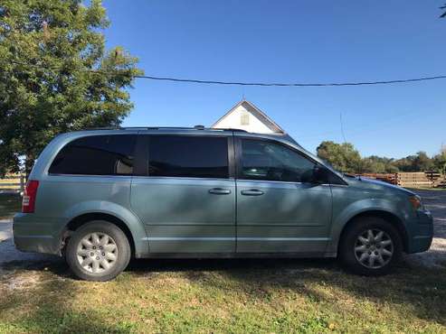 2010 Chrysler Town and Country for sale in Carthage, MO