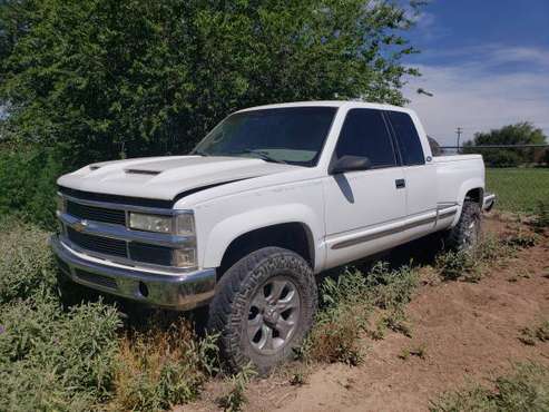2 1995 chevys 1500 4x4 lifted one is parts only - cars & trucks - by... for sale in Albuquerque, NM