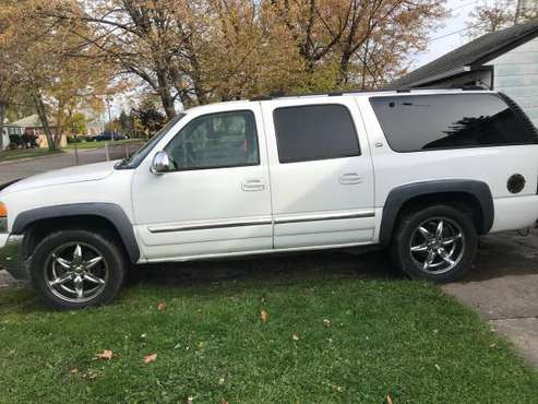 2001 Yukon XL 4x4 - cars & trucks - by owner - vehicle automotive sale for sale in Buffalo, NY