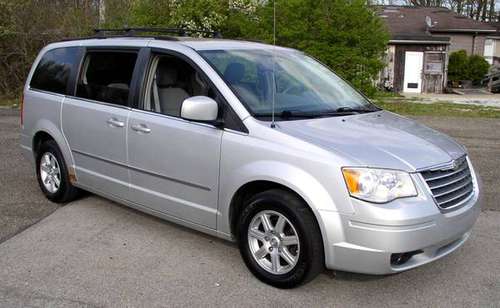2010 CHRYSLER TOWN & COUNTRY TOURING, 3 8L V6, clean, runs great for sale in Coitsville, OH