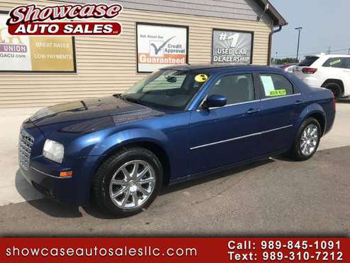 LEATHER!! 2009 Chrysler 300 4dr Sdn Touring RWD for sale in Chesaning, MI