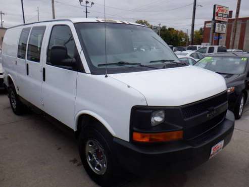 2007 Chevrolet Cargo Express Van White for sale in Des Moines, IA