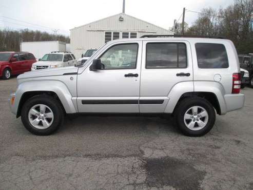 2010 Jeep Liberty Sport 4x4 - cars & trucks - by dealer - vehicle... for sale in Youngstown, OH