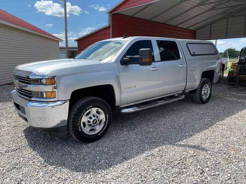 2017 CHEVROLET K2500 CREW CAB GAS 4WD W/ CAMPER TOPPER - cars &... for sale in Noble, OK