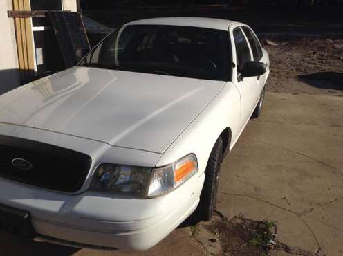 2005 FORD CROWN VICTORIA - cars & trucks - by owner - vehicle... for sale in Tyler, TX