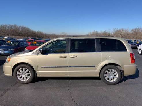 2011 CHRYSLER TOWN AND COUNTR TOURING-L - ALL CREDIT WELCOME! - cars... for sale in Independence, MO