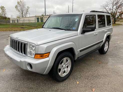 2007 Jeep Commander Sport 4WD - cars & trucks - by owner - vehicle... for sale in Kansas City, MO