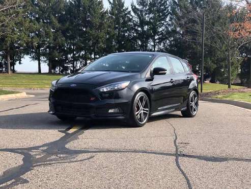 2018 ford focus ST - cars & trucks - by dealer - vehicle automotive... for sale in Dearborn, MI