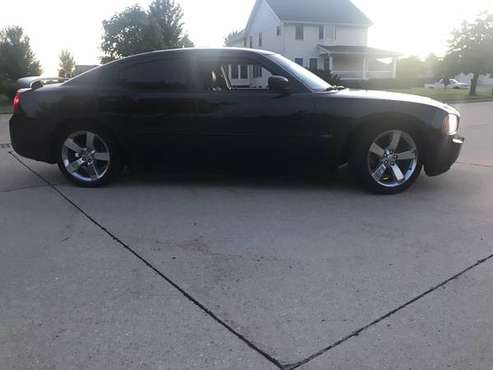 2009 Charger RT - cars & trucks - by owner - vehicle automotive sale for sale in Cedar Falls, IA