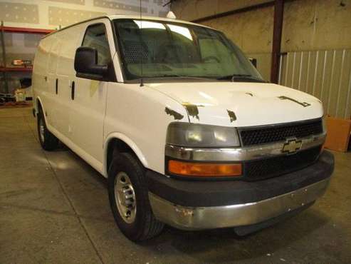 2011 Chevrolet Express 3500 Cargo Van RTR 1034709-01 - cars & for sale in Raleigh, NC