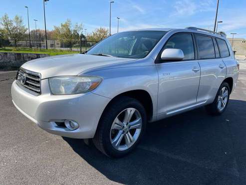 2009 Toyota Highlander Limited - cars & trucks - by owner - vehicle... for sale in Hyattsville, District Of Columbia