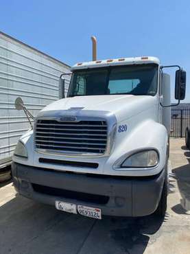 Freight liner day cab 2009 for sale in Riverside, CA
