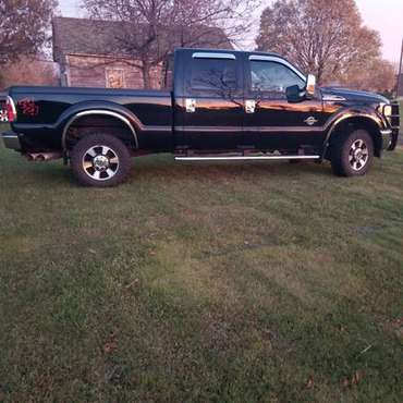 2016 F350 Lariat 4x4 - cars & trucks - by owner - vehicle automotive... for sale in Reedsburg, WI