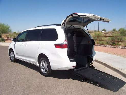 2015 Toyota Sienna LE Wheelchair Handicap Mobility Van - cars & for sale in Phoenix, CA