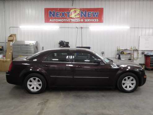 2005 CHRYSLER 300 - cars & trucks - by dealer - vehicle automotive... for sale in Sioux Falls, SD