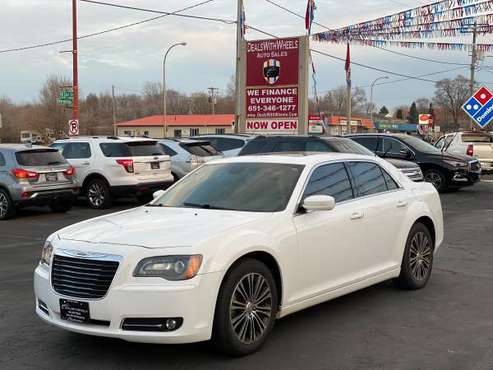 🔥 2012 Chrysler 300 S V8 AWD (LOW AS $999 DOWN) - cars & trucks - by... for sale in Hastings, MN