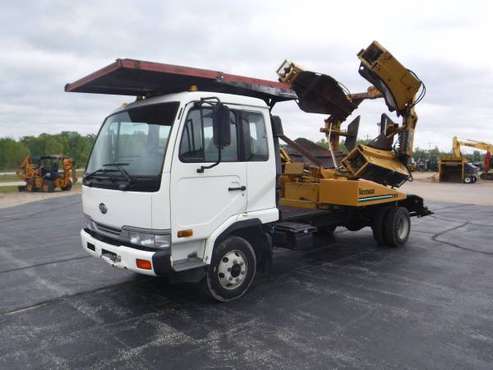 2000 UD Tree Spade Truck for sale in Lena, FL