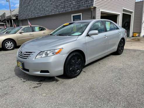 2009 Toyota Camry LE 135, 000 miles 4 cly clean carfax great on gas for sale in Westport , MA