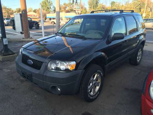 05 FORD ESCAPE XLT 4x4 - 86k MILES - LEATHER - NEWLY INSPECTED for sale in Tonawanda, NY