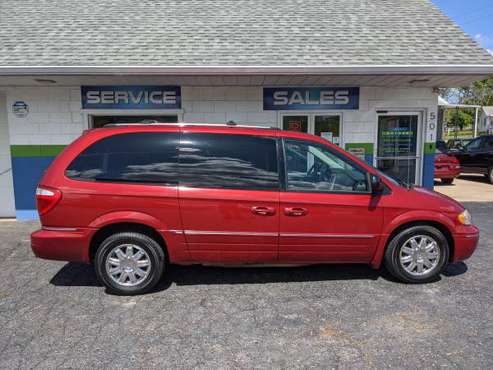 2007 Chrysler Town and Country Limited - - by dealer for sale in Creve Coeur, IL