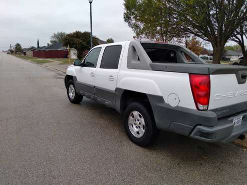 Chevy Avalanche 5.3 leather power options - cars & trucks - by owner... for sale in Killeen, TX