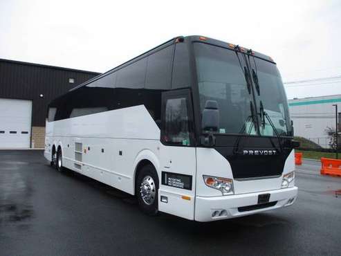 2) 2015 Prevost H3-45 56 Passenger Coach Bus RTR 1024836-04-05 for sale in Dayton, NJ