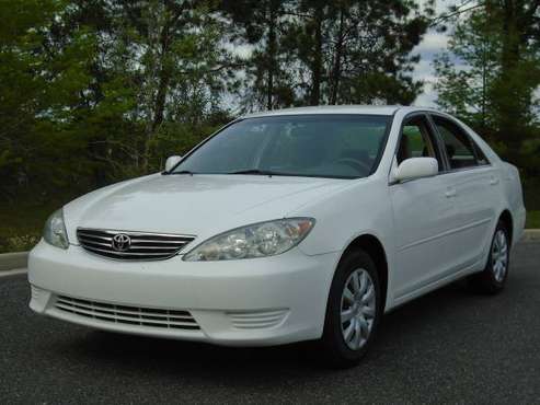 Toyota camry 4dr LE, great condition - - by dealer for sale in Gainesville, FL