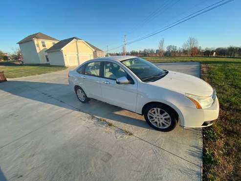 2010 ford focus SEL - cars & trucks - by owner - vehicle automotive... for sale in Versailles, KY